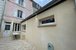 Nice house with terrace near beach of Trouville